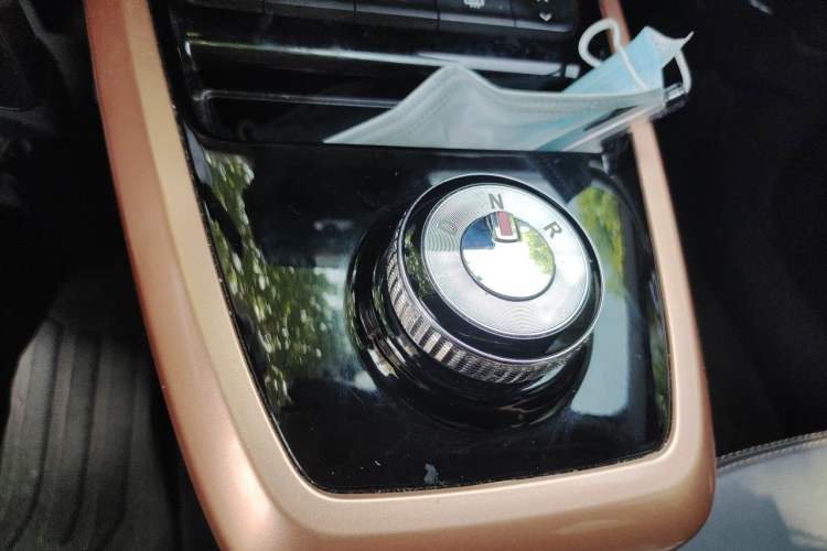 Used Dongfeng NAMMI BOX 2022 Light Wind Edition 201KM Lightning Model Gear Lever