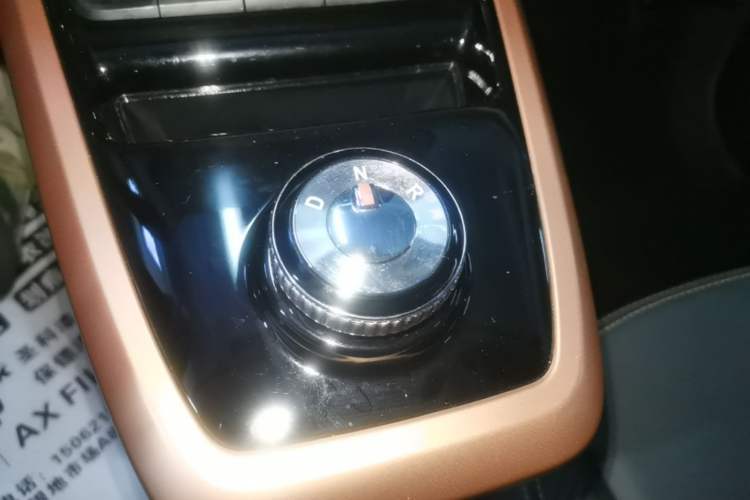 Used Dongfeng NAMMI BOX 2022 Chasing Wind Edition 331KM Advanced Model Gear Lever