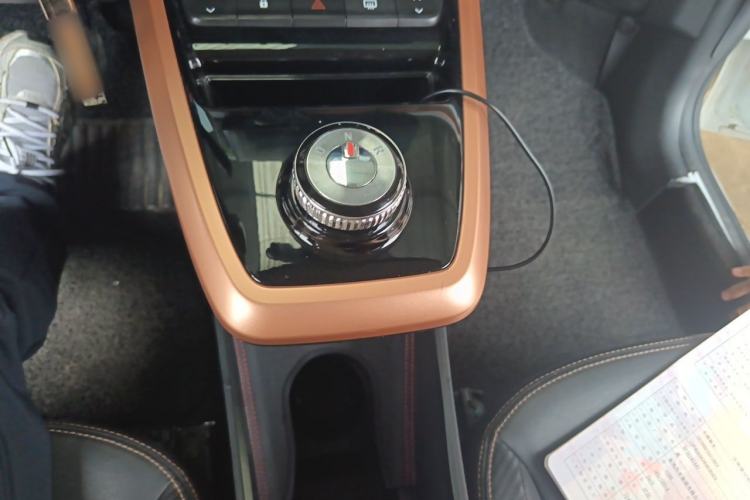 Used Dongfeng NAMMI BOX 2022 Chasing Wind Edition 351 km Advanced Model Gear Lever