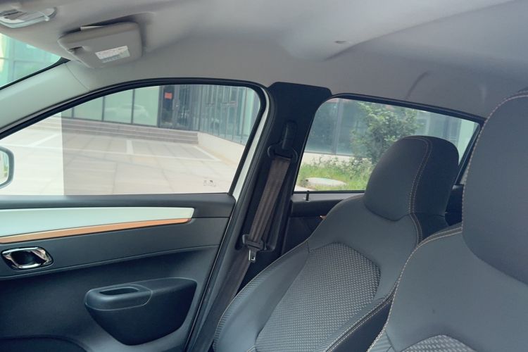 Used Dongfeng NAMMI BOX 2022 Revised Light Wind Edition 201 km Standard Version Headliner