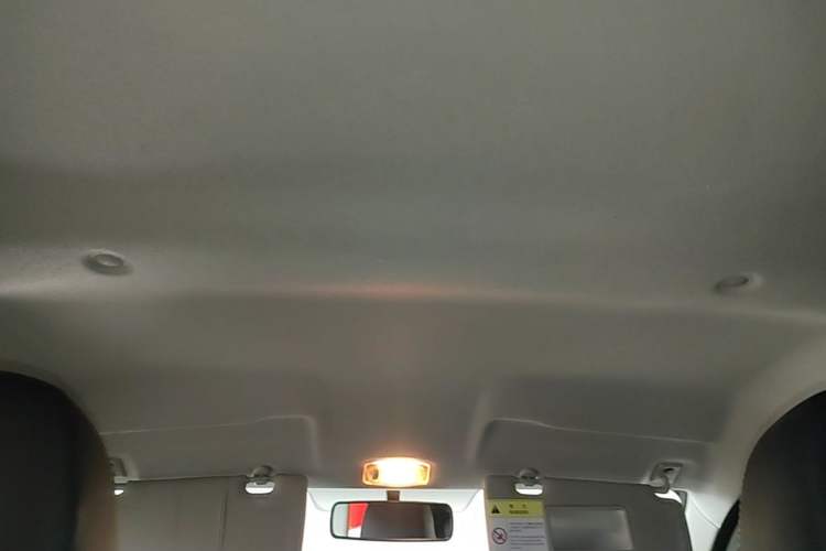 Used Dongfeng NAMMI BOX 2022 Revised Light Wind Edition 201 km Standard Version Headliner