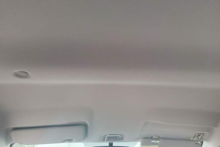 Used Dongfeng NAMMI BOX 2022 Revised Light Wind Edition 201 km Standard Version Headliner
