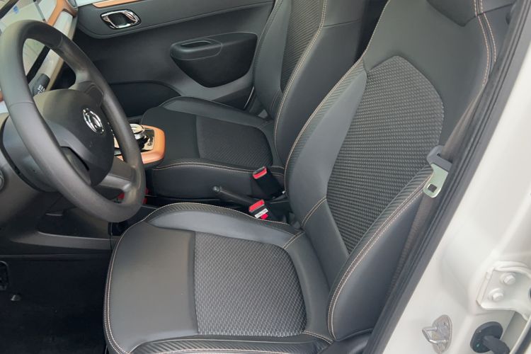 Used Dongfeng NAMMI BOX 2022 Chasing Wind Edition 331 km Standard Model Interior 1
