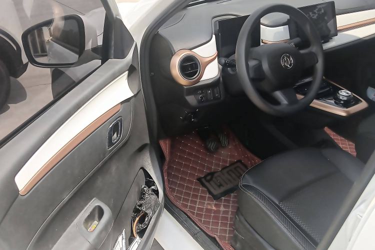 Used Dongfeng NAMMI BOX 2022 Chasing Wind Edition 351KM Standard Model Interior 2