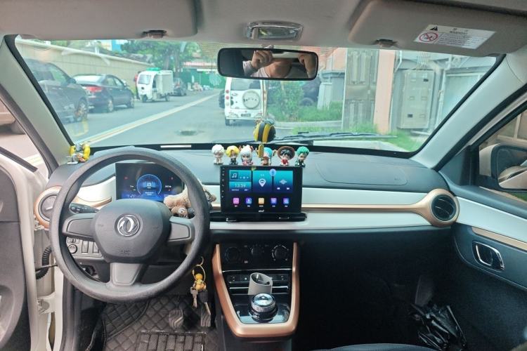Used Dongfeng NAMMI BOX 2022 Light Wind Edition 201KM Standard Model Interior 2