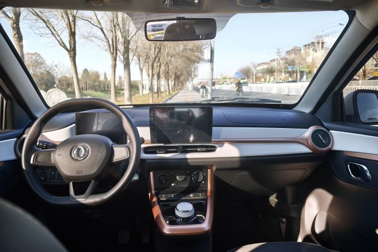 Used Dongfeng NAMMI BOX 2022 Revised Light Wind Edition 201 km Standard Version Interior 3