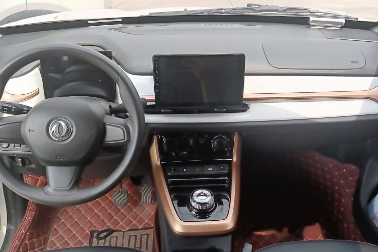 Used Dongfeng NAMMI BOX 2022 Chasing Wind Edition 351KM Standard Model Interior 3