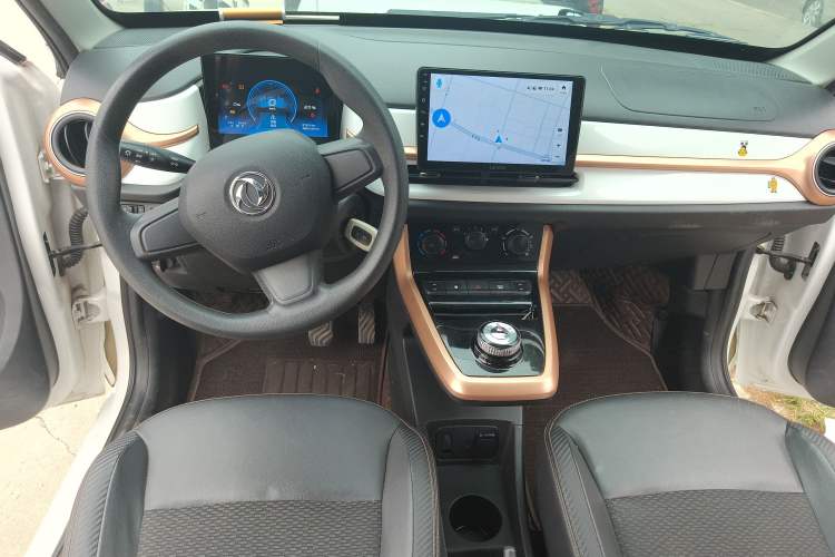 Used Dongfeng NAMMI BOX 2022 Chasing Wind Edition 331 km Standard Model Interior 3
