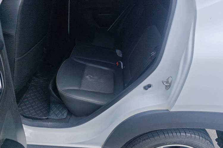 Used Dongfeng NAMMI BOX 2022 Light Wind Edition 201KM Standard Model Interior 4