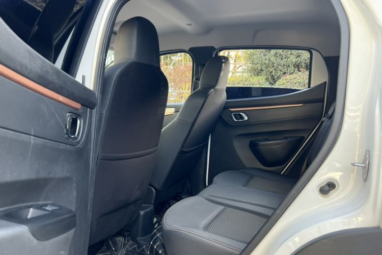 Used Dongfeng NAMMI BOX 2022 Revised Light Wind Edition 201 km Standard Version Interior 4