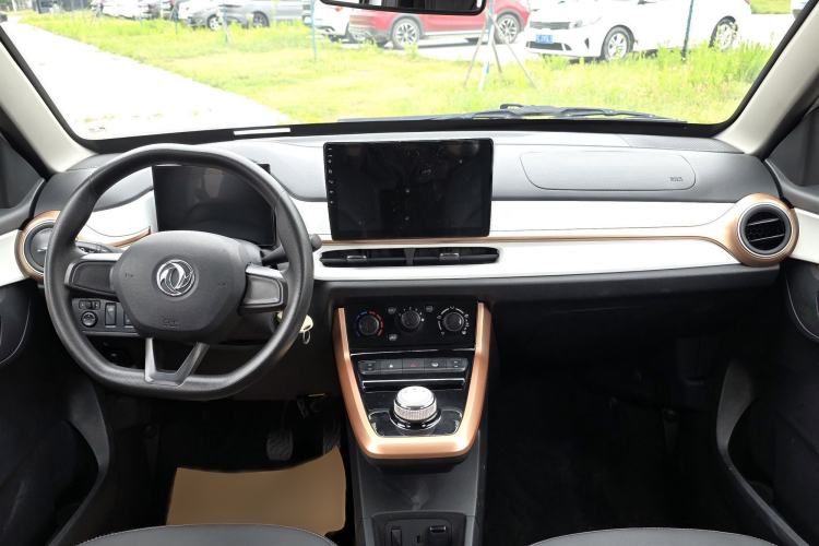 Used Dongfeng NAMMI BOX 2022 Champion Edition Light Wind Version 201KM Standard Model Interior 4
