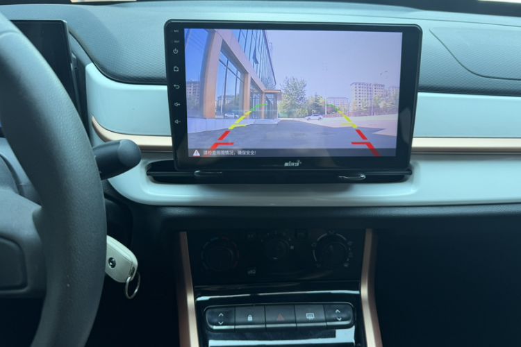 Used Dongfeng NAMMI BOX 2022 Light Wind Edition 201KM Lightning Model Interior 4