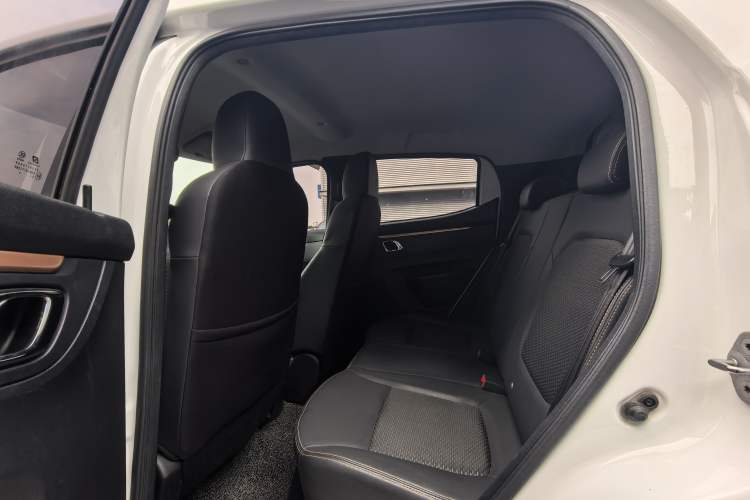 Used Dongfeng NAMMI BOX 2022 Light Wind Edition 201KM Lightning Model Interior 4