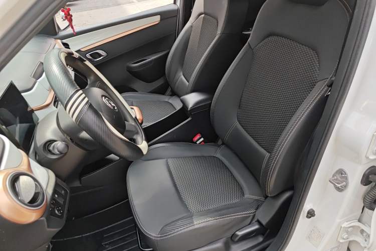 Used Dongfeng NAMMI BOX 2022 Revised Light Wind Edition 201 km Standard Version Left Front Seat