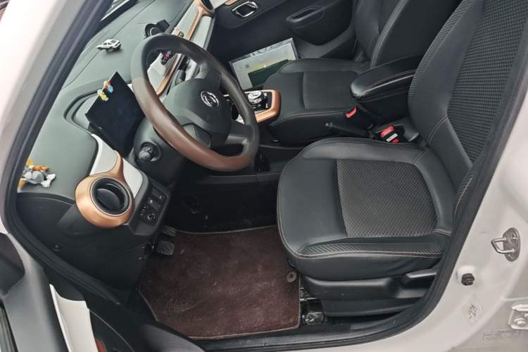Used Dongfeng NAMMI BOX 2022 Revised Light Wind Edition 201 km Standard Version Left Front Seat