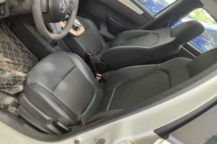 Used Dongfeng NAMMI BOX 2022 Revised Light Wind Edition 201 km Standard Version Left Front Seat