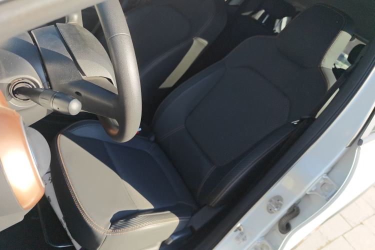 Used Dongfeng NAMMI BOX 2022 Revised Light Wind Edition 201 km Standard Version Left Front Seat