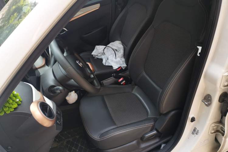 Used Dongfeng NAMMI BOX 2022 Light Wind Edition 201KM Advanced Model Left Front Seat