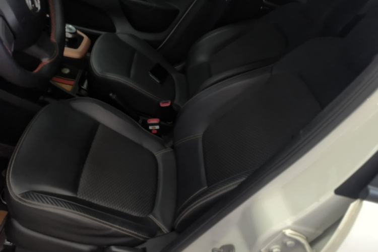 Used Dongfeng NAMMI BOX 2022 Champion Edition Light Wind Version 201KM Standard Model Left Front Seat