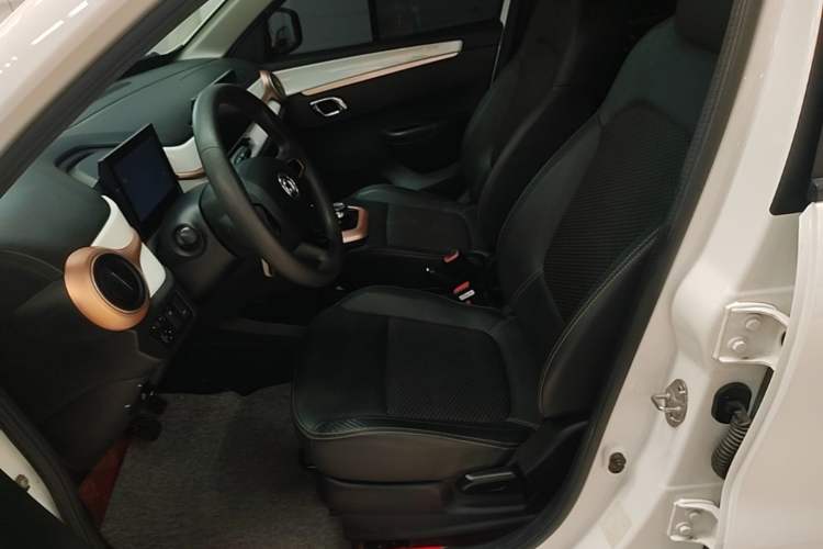 Used Dongfeng NAMMI BOX 2022 Chasing Wind Edition 331KM Advanced Model Left Front Seat