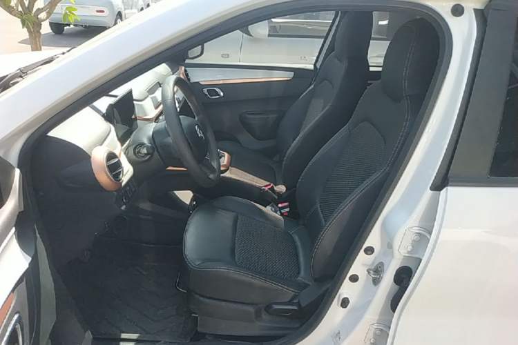 Used Dongfeng NAMMI BOX 2022 Revised Light Wind Edition 201 km Standard Version Left Front Seat