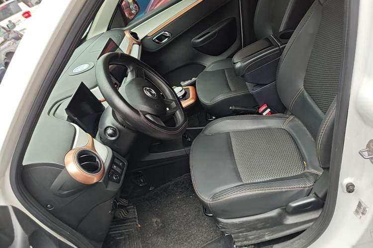 Used Dongfeng NAMMI BOX 2022 Revised Light Wind Edition 201 km Standard Version Left Front Seat