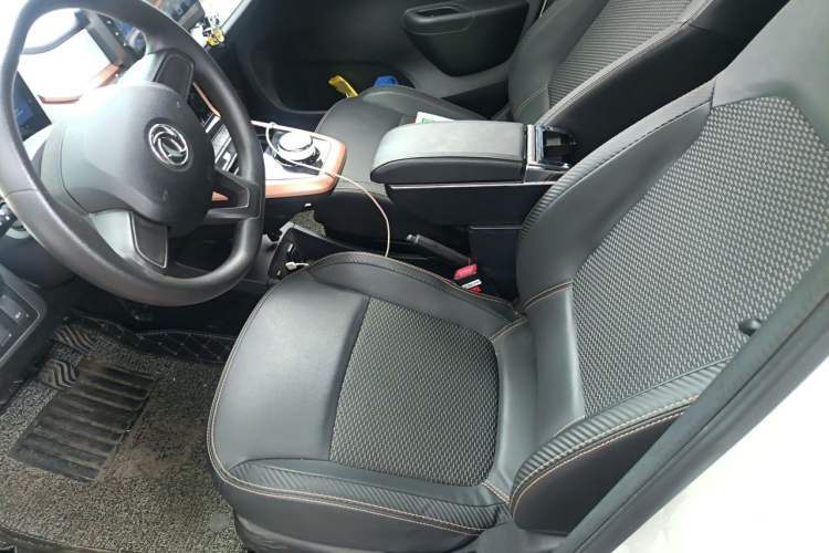 Used Dongfeng NAMMI BOX 2022 Revised Light Wind Edition 201 km Standard Version Left Front Seat