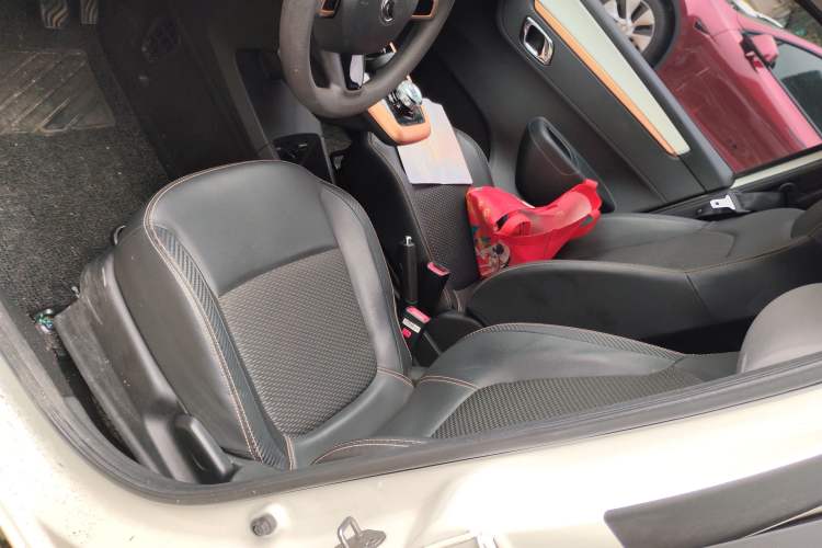 Used Dongfeng NAMMI BOX 2022 Chasing Wind Edition 331KM Advanced Model Left Front Seat
