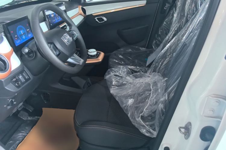 Used Dongfeng NAMMI BOX 2022 Chasing Wind Edition 331 km Standard Model Left Front Seat