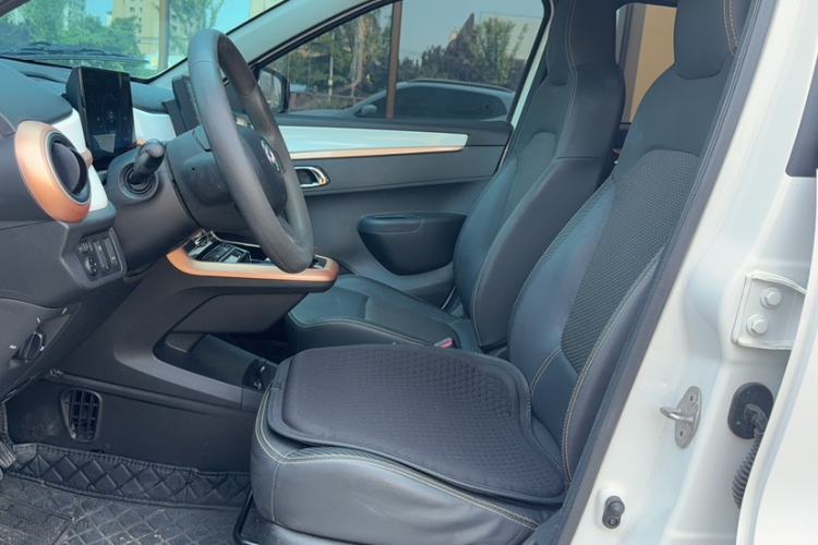 Used Dongfeng NAMMI BOX 2022 Light Wind Edition 201KM Lightning Model Left Front Seat