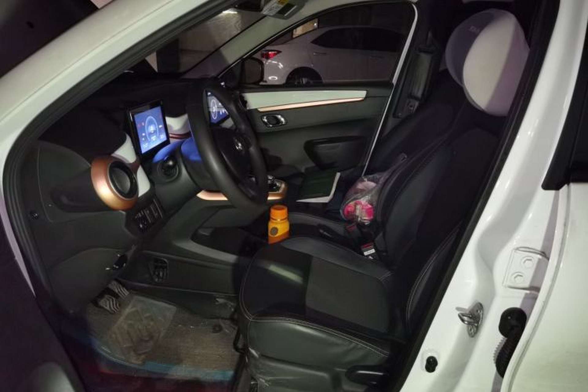 Used Dongfeng NAMMI BOX 2022 Revised Light Wind Edition 201 km Standard Version Left Front Seat