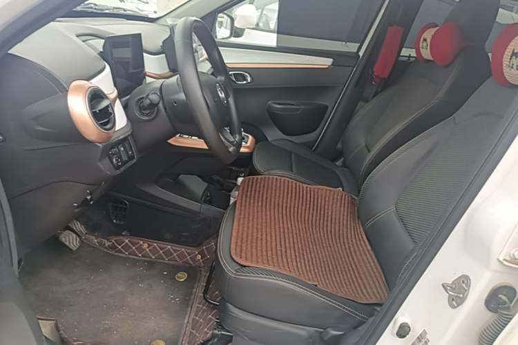 Used Dongfeng NAMMI BOX 2022 Revised Light Wind Edition 201 km Standard Version Left Front Seat