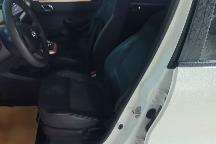 Used Dongfeng NAMMI BOX 2022 Revised Light Wind Edition 201 km Standard Version Left Front Seat