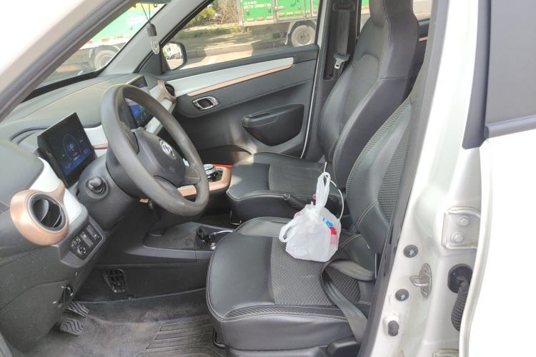 Used Dongfeng NAMMI BOX 2022 Light Wind Edition 201KM Lightning Model Left Front Seat