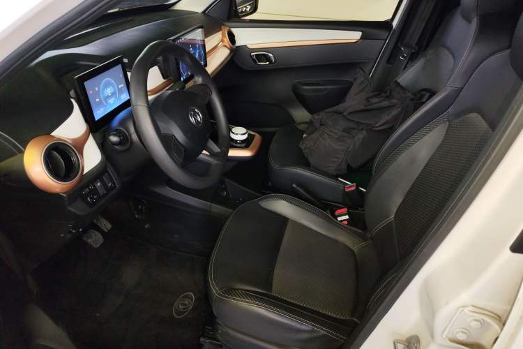 Used Dongfeng NAMMI BOX 2022 Revised Light Wind Edition 201 km Standard Version Left Front Seat