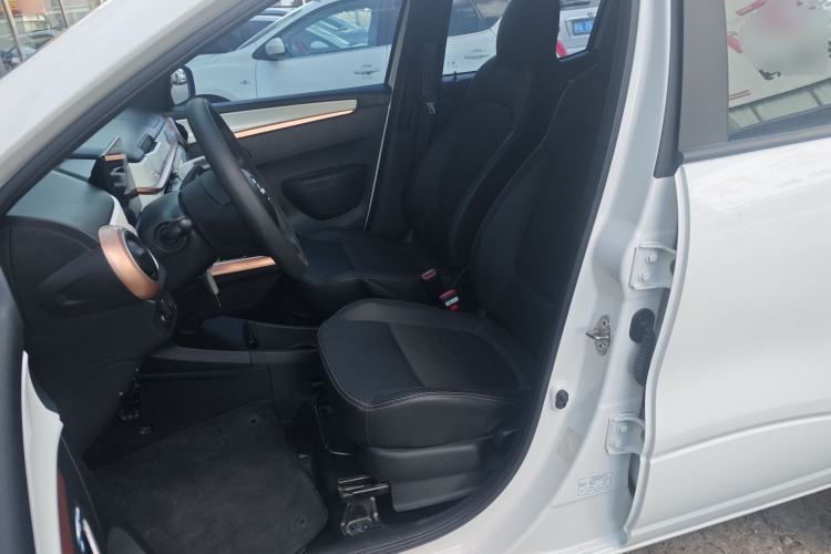 Used Dongfeng NAMMI BOX 2022 Light Wind Edition 201KM Lightning Model Left Front Seat