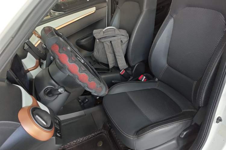 Used Dongfeng NAMMI BOX 2022 Revised Light Wind Edition 201 km Standard Version Left Front Seat
