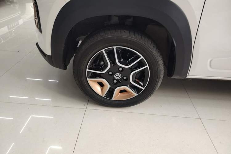 Used Dongfeng NAMMI BOX 2022 Chasing Wind Edition 351KM Standard Model Left Front Wheel Hub