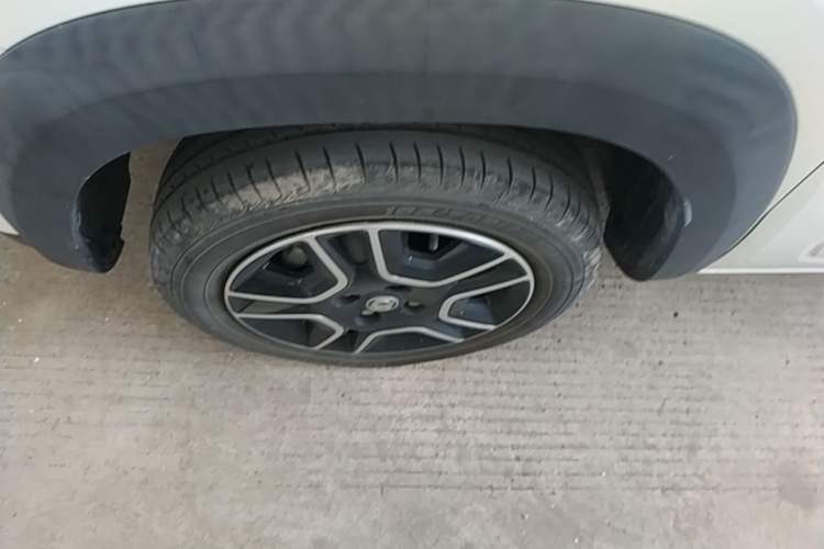 Used Dongfeng NAMMI BOX 2022 Chasing Wind Edition 331 km Standard Model Left Front Wheel Hub