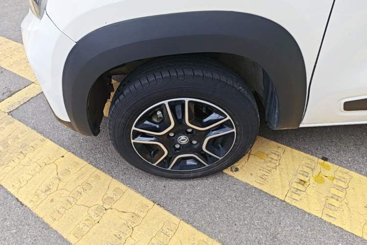 Used Dongfeng NAMMI BOX 2022 Chasing Wind Edition 331 km Standard Model Left Front Wheel Hub