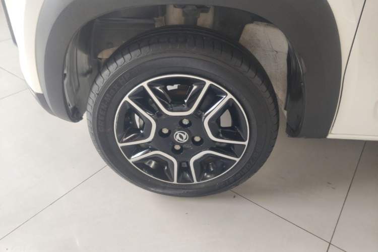 Used Dongfeng NAMMI BOX 2022 Champion Edition Light Wind Version 201KM Standard Model Left Front Wheel Hub