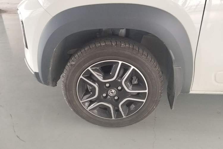 Used Dongfeng NAMMI BOX 2022 Chasing Wind Edition 351 km Advanced Model Left Front Wheel Hub