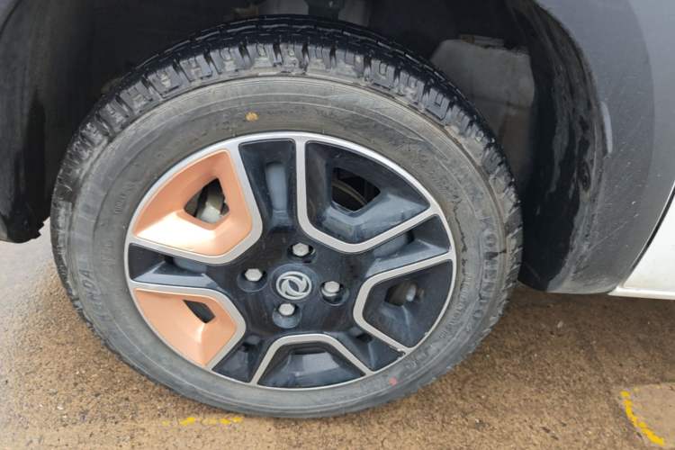 Used Dongfeng NAMMI BOX 2022 Chasing Wind Edition 331 km Standard Model Left Front Wheel Hub