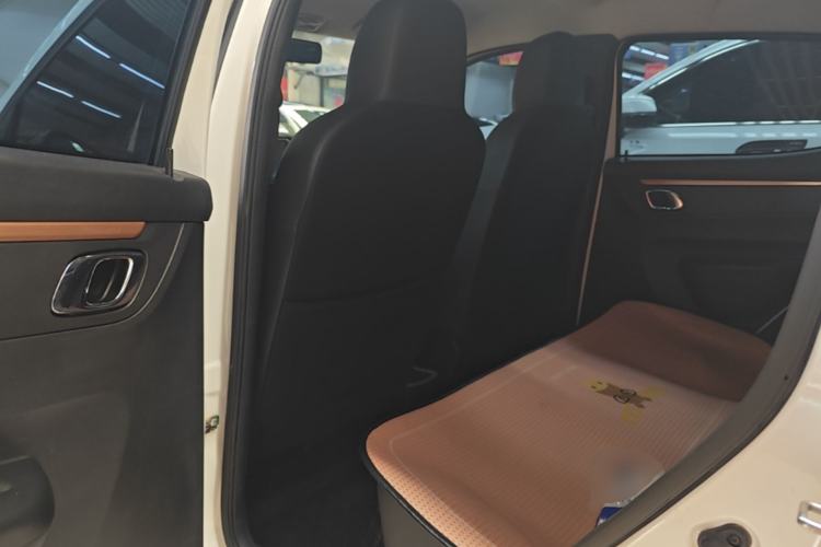 Used Dongfeng NAMMI BOX 2022 Revised Light Wind Edition 201 km Standard Version Left Rear Seat