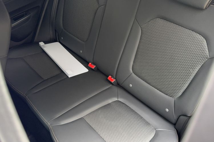 Used Dongfeng NAMMI BOX 2022 Revised Light Wind Edition 201 km Standard Version Left Rear Seat