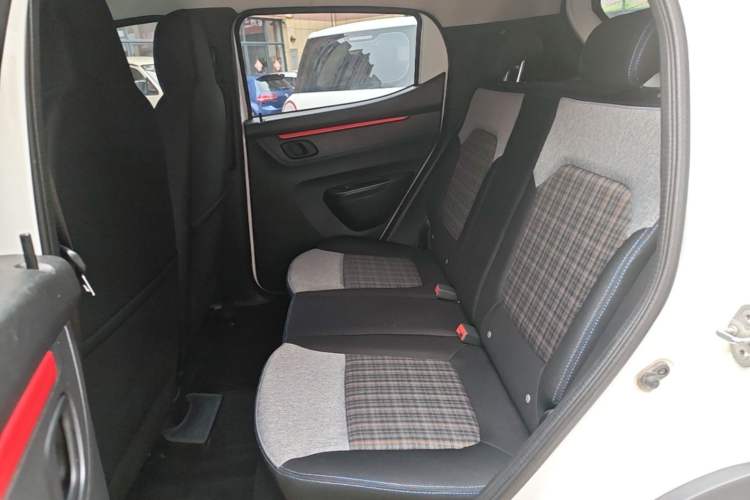 Used Dongfeng NAMMI BOX 2022 Chasing Wind Edition 331 km Standard Model Left Rear Seat
