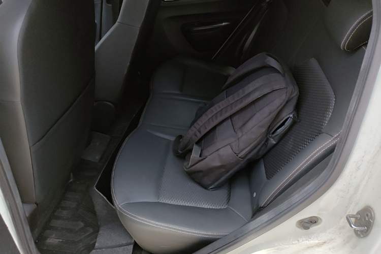 Used Dongfeng NAMMI BOX 2022 Chasing Wind Edition 331KM Advanced Model Left Rear Seat