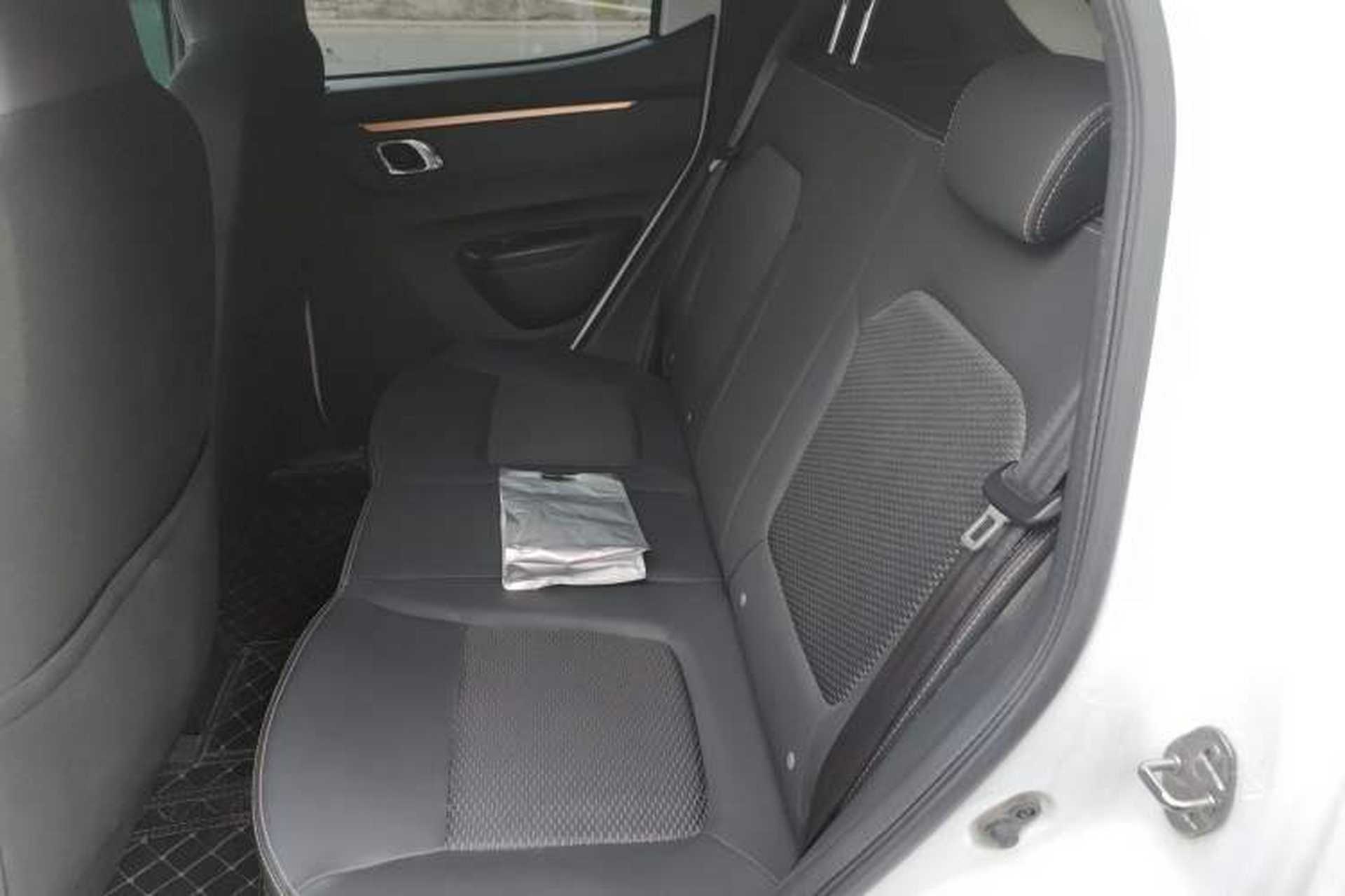 Used Dongfeng NAMMI BOX 2022 Champion Edition Light Wind Version 201KM Standard Model Left Rear Seat