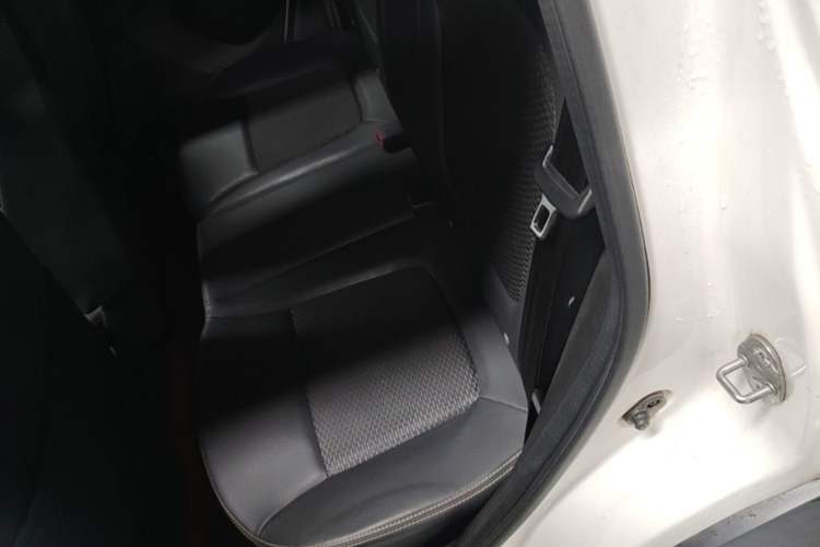 Used Dongfeng NAMMI BOX 2022 Chasing Wind Edition 331 km Standard Model Left Rear Seat