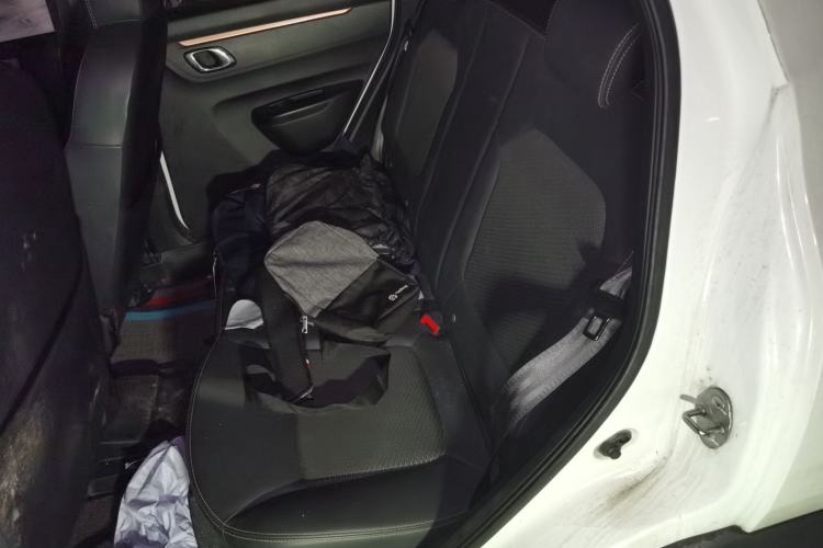 Used Dongfeng NAMMI BOX 2022 Revised Light Wind Edition 201 km Standard Version Left Rear Seat